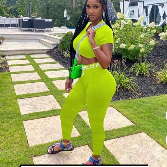 Off two piece Set - Picture 1 of 2